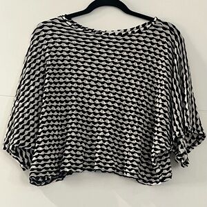 Joseph Ribkoff Top, Women’s Black and White Patterned Blouse in Size 6, Flowy